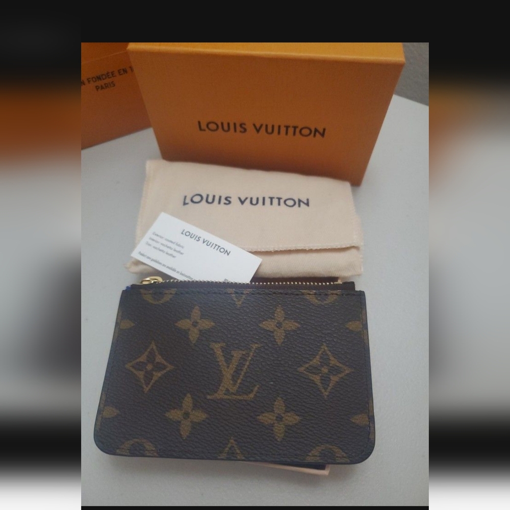Brand NEW LOUIS VUITTON Monogram Louis Vuitton Zipped Romy Card Holder Yellow